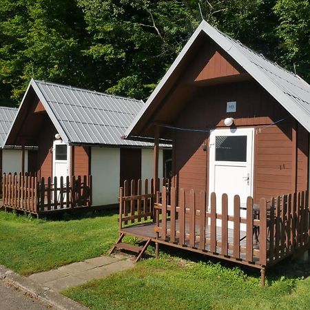 فندق Camping Roznov Rožnov pod Radhoštěm المظهر الخارجي الصورة