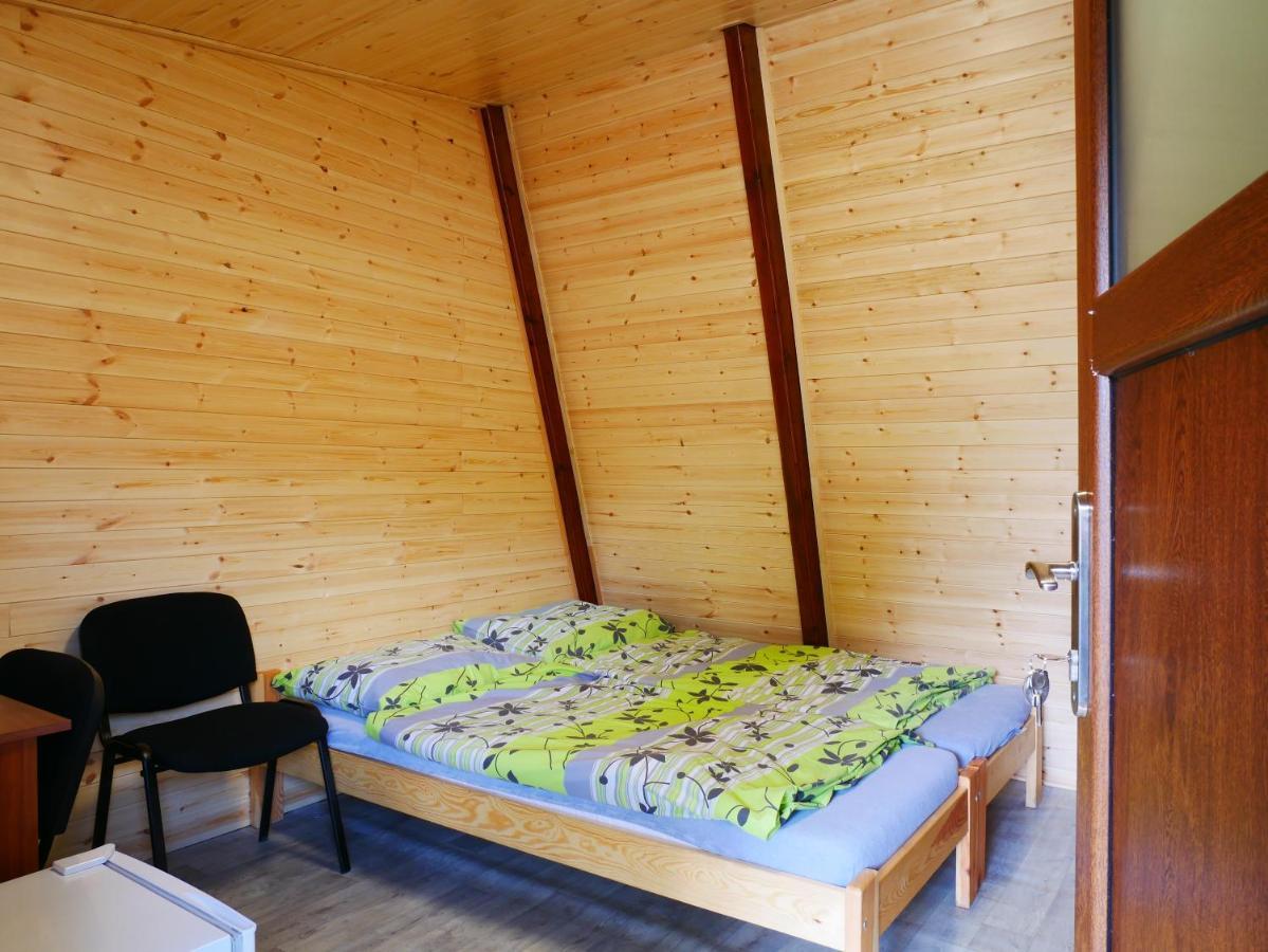 فندق Camping Roznov Rožnov pod Radhoštěm المظهر الخارجي الصورة