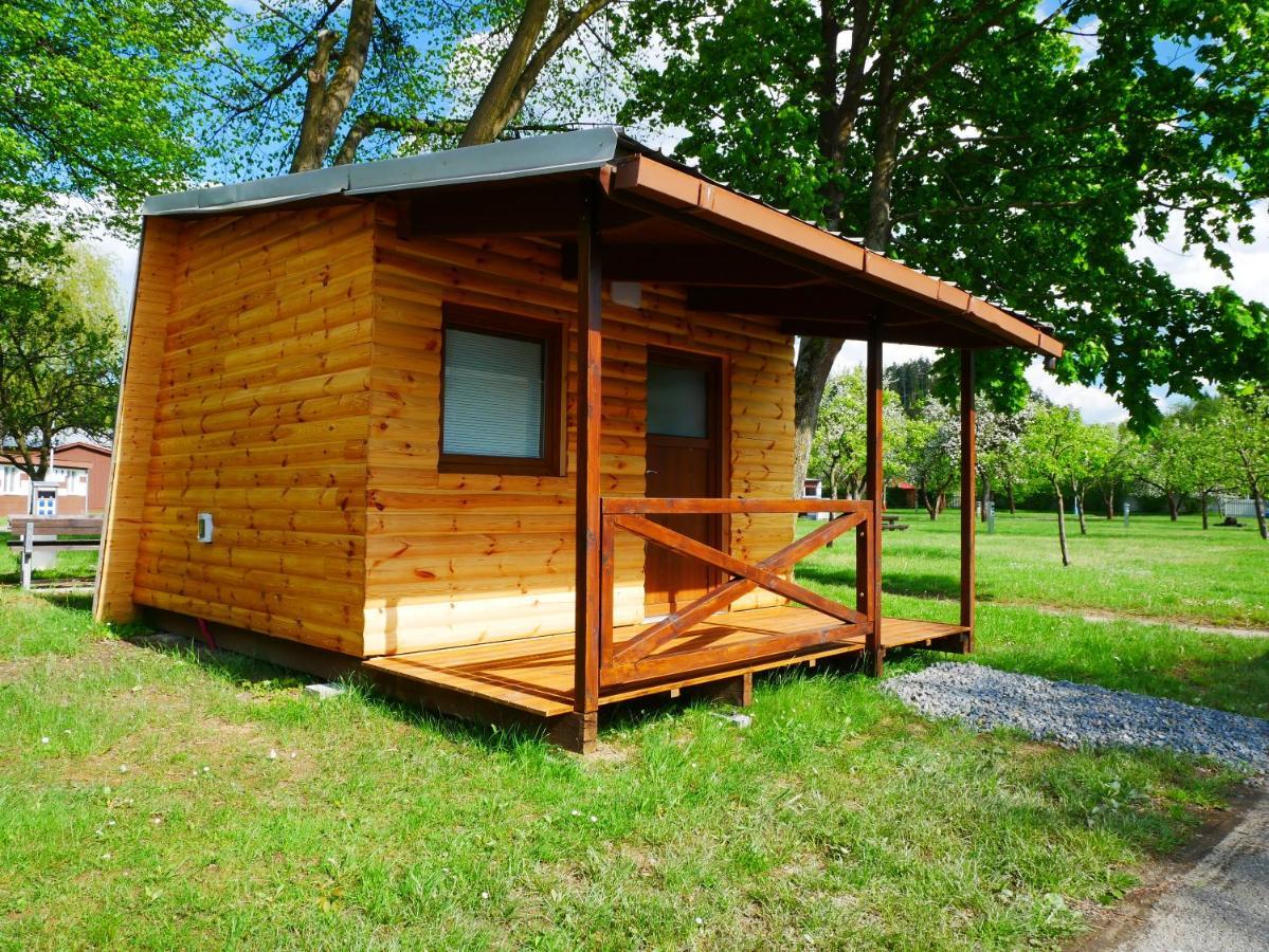 فندق Camping Roznov Rožnov pod Radhoštěm المظهر الخارجي الصورة