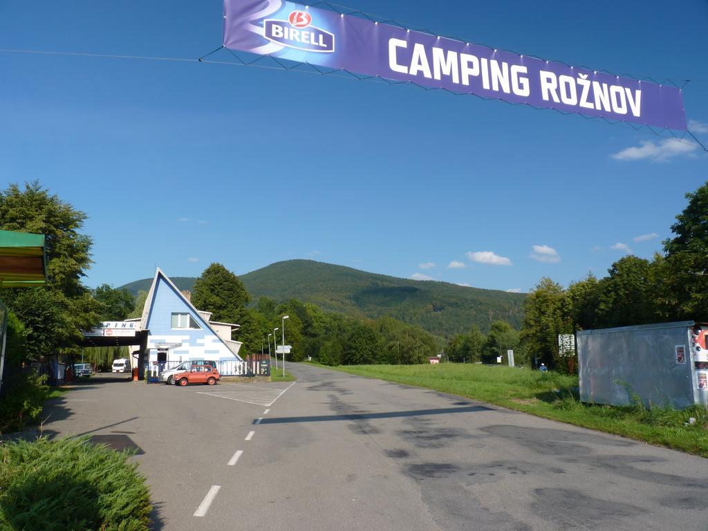 فندق Camping Roznov Rožnov pod Radhoštěm المظهر الخارجي الصورة